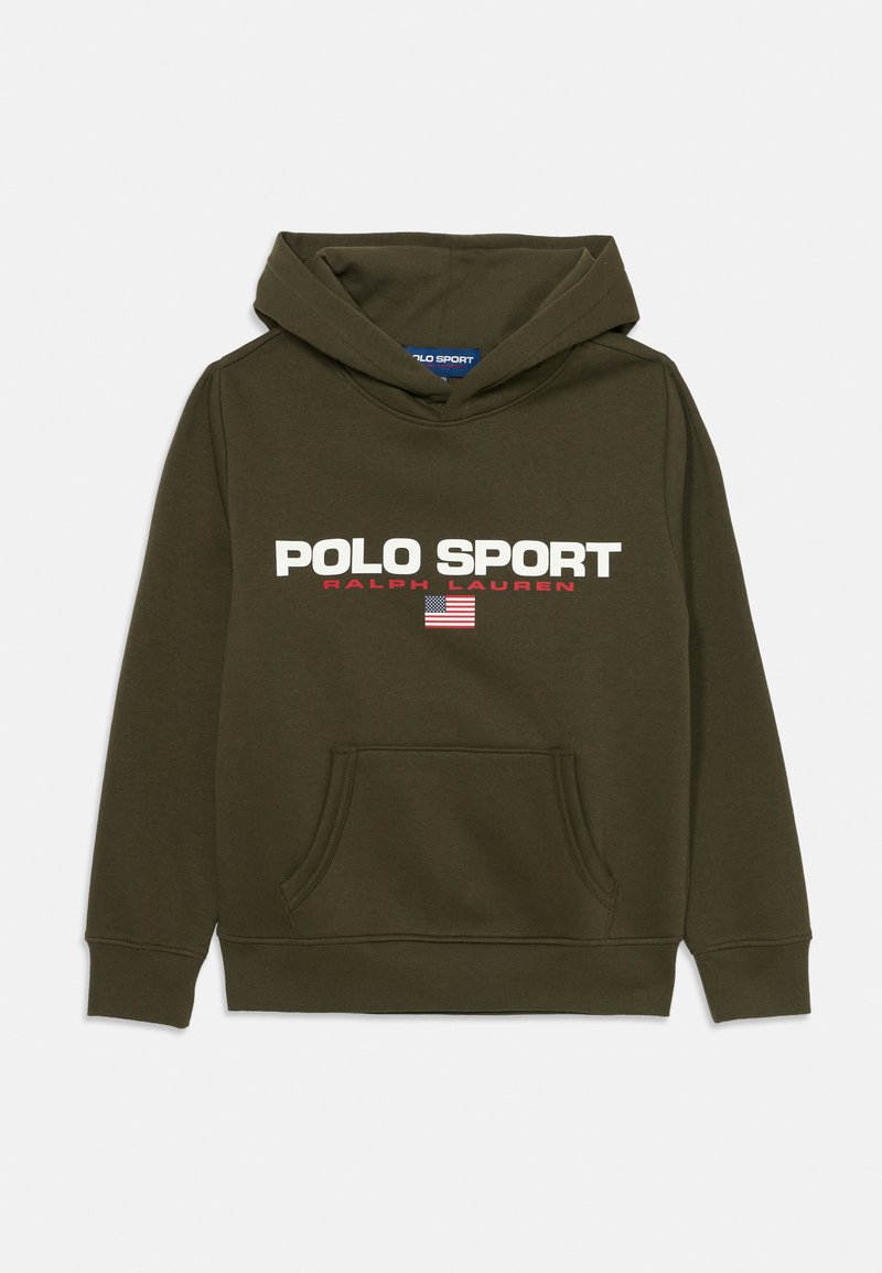 Sweatshirt verde-oliva com bolso canguru frontal, apresenta o texto "POLO SPORT" e "RALPH LAUREN" em branco e vermelho, com um detalhe da bandeira americana.