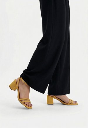 LIMMA, VIBU - Sandales - yellow