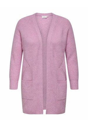 Cardigan en tricot rose avec un devant ouvert, des manches longues, deux poches avant et un motif texturé. Tissu doux avec une apparence confortable.