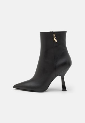 Bottines à Talons Sole Society Mulholland - Imprimé Fleuri Rose - Taille US 7.5 Femme - Neuf Avec Boîte
