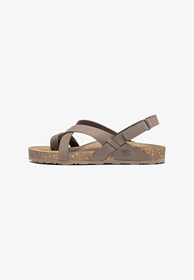 Sandalo marrone con design a fascia incrociata, plantare in sughero e suola in gomma texturizzata. Presenta una cinghia regolabile alla caviglia per una vestibilità ottimale.