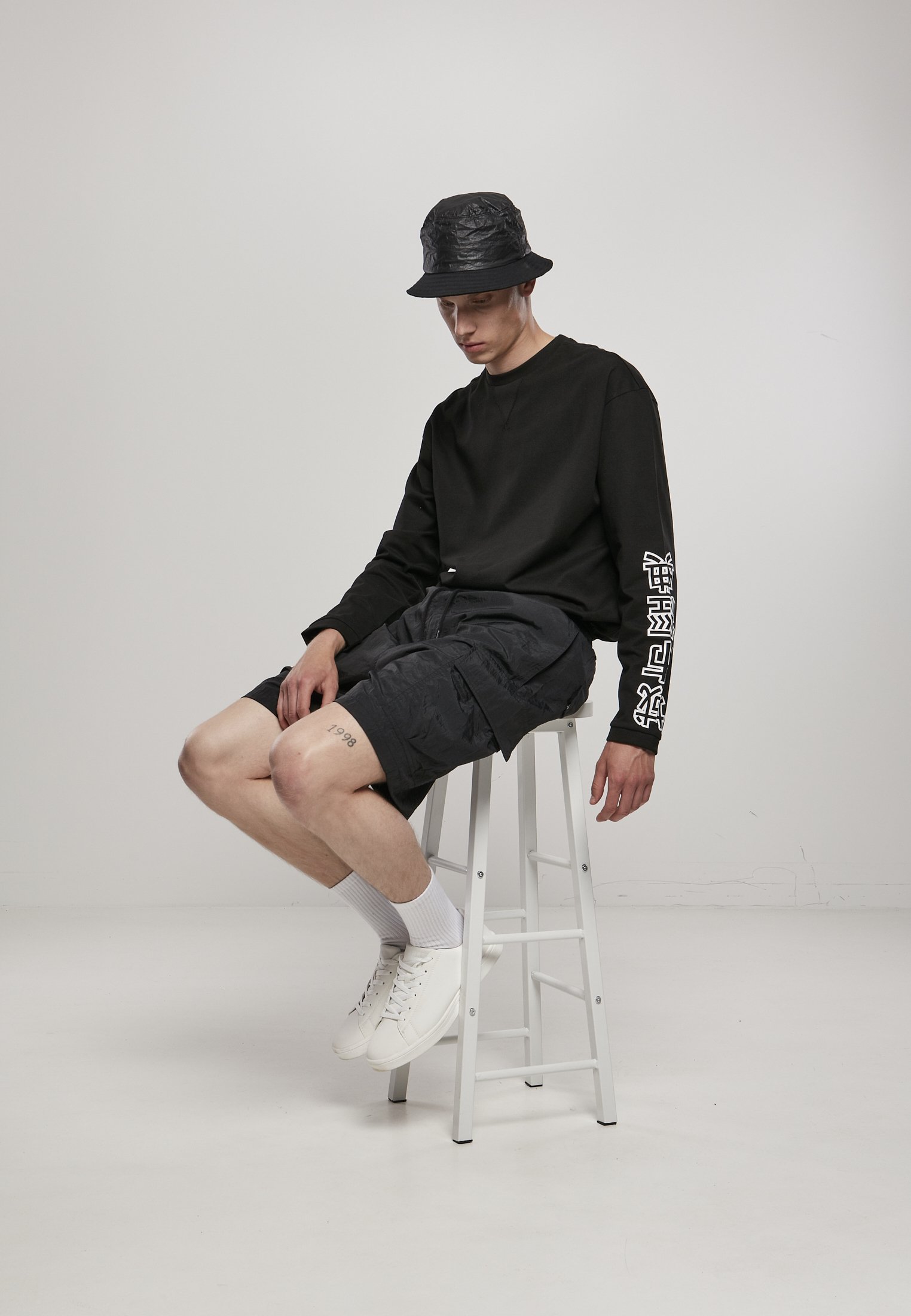 Urban Classics NYLON CARGO SHORTS - Szorty/czarny - Zalando.pl