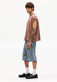 Thumbnail Image 4