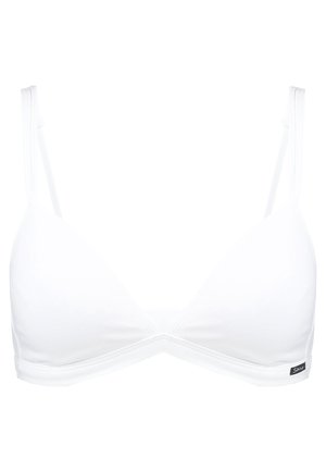 Hvit trekanta bralette laget av mykt stoff med justerbare stropper, med et enkelt design og en liten logo-lapp på siden.