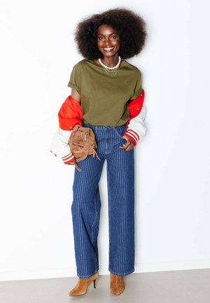 BASIQUE COL ROND - T-shirt basique - vert olive