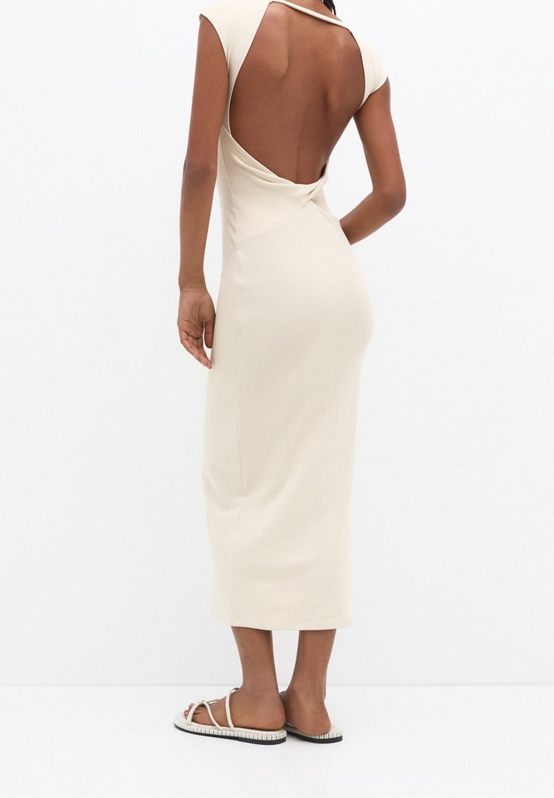 PULL&BEAR Maxi dress - sand - (Pre-owned) - Zalando