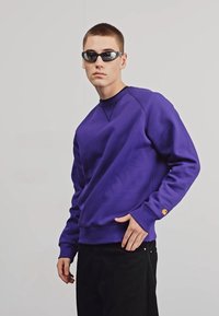 Carhartt WIP CHASE - Sportska majica - tyrian/gold