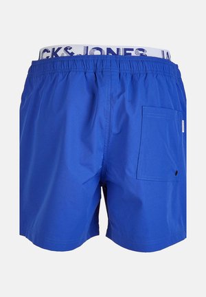 Niebieskie szorty kąpielowe z elastyczną talią, na której widnieje napis "JACK & JONES", tylną kieszenią oraz gładkim, szybko schnącym materiałem.