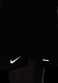 Nike Performance STRIDE - Pantalón corto de deporte - burgundy crush black reflective silv