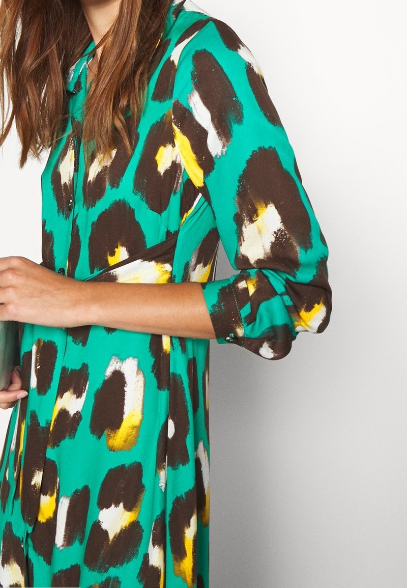 green emerald velvet dress ZARA. Animal print dress TM – Hibuy market