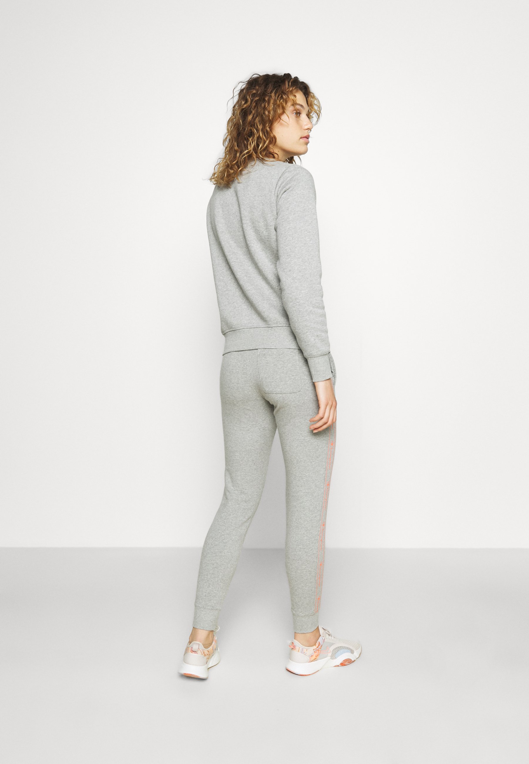 Damen CUFF TAPING PANTS - Jogginghose Damen CUFF TAPING PANTS - Jogginghose