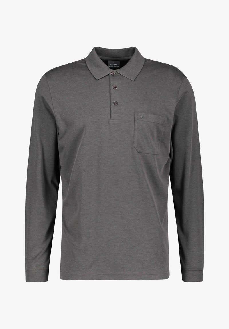 Polo a manica lunga in tessuto grigio scuro, con colletto, patta con tre bottoni e una tasca sul petto. Texture liscia.