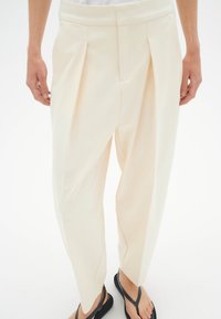 InWear - ZELLA BARREL - Trousers - eggshell Thumbnail Image 1