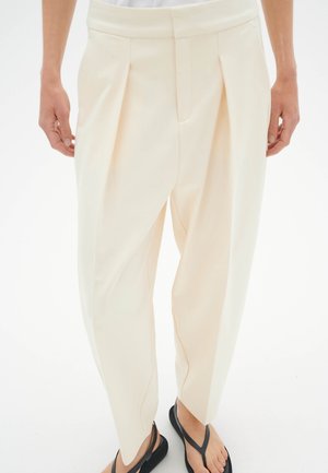 ZELLA BARREL - Pantalones - eggshell