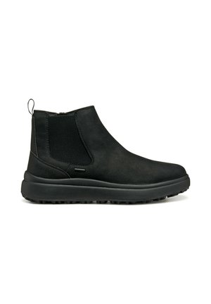Botas de tobillo negras con un diseño elegante, que presentan piel suave, paneles laterales de elasticidad, una asa en la parte superior y suelas de goma texturizadas para mayor tracción.