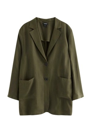 Oliivinvihreä ylipitkä bleiseri, jossa on lovikaulukset, kaksi edessä olevaa nappia ja suuret läppätaskut molemmilla puolilla.