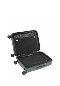 Harde koffer in grijs met vier wielen. Beschikt over een zwart gevoerde binnenkant, twee ritssluitbare gaaszakken en een ruim compartiment.