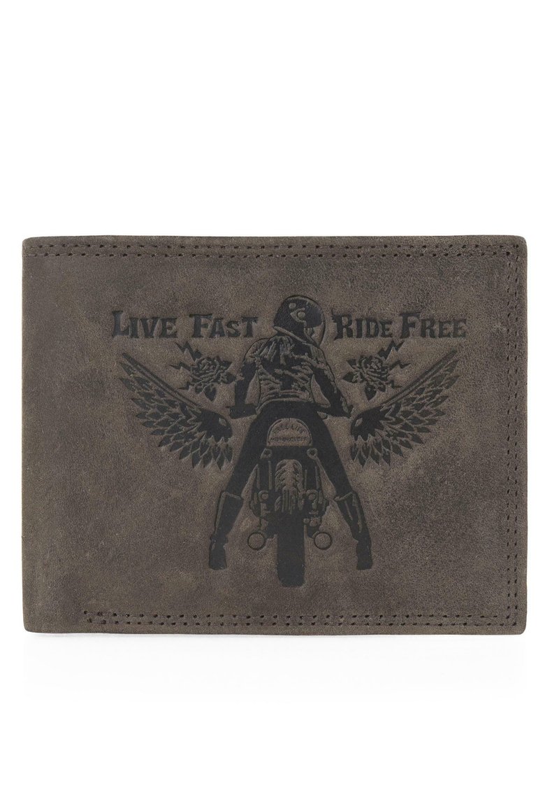 Cartera de cuero marrón con superficie texturizada, texto en relieve "Vive rápido, monta libre" y un diseño de un motorista con alas y rosas.