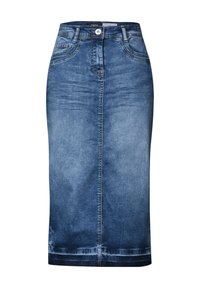 Denim blyertkjol i medelblå tvätt, med framfickor, knappstängning och en figurnära passform med knälång nederdel.