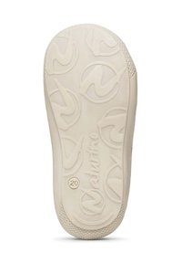 Bílá gumová podešev boty s kruhovými vzory a texturovaným okrajem. Obsahuje logo značky. Vložková velikost "20" je vyryta poblíž paty.
