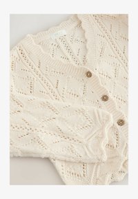 Non sélectionné, ecru