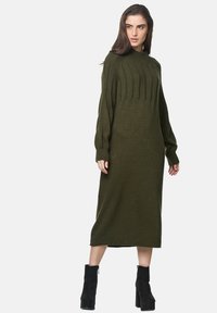 Elara Robe pull - khaki