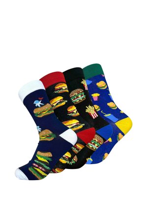 Neljä värikästä sukkaa, joissa on hampurilaisia, ranskalaisia ja juomia kuvaavat kuviot, jokaisessa erilainen tausta- ja resoriväri.