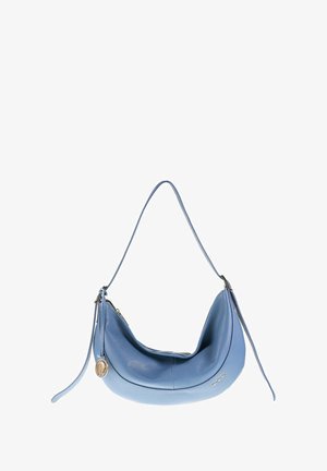 Weiche blaue Leder-Hobo-Tasche mit einer geschwungenen Form, einem Einzelriemen und einem Reißverschluss. Verfügt über einen kreisförmigen Metallanhänger und eine strukturierte Oberfläche.