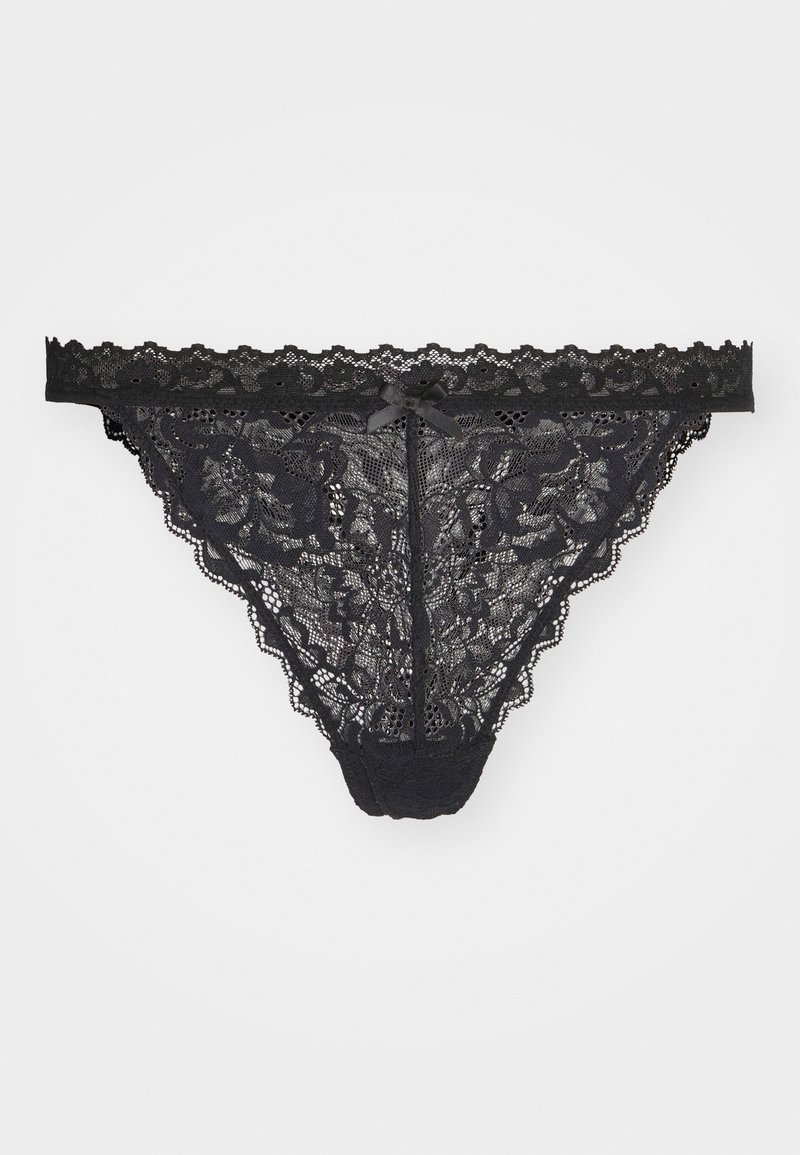 Zwarte kant string met bloemenpatronen, gegolfde randen en een klein strikdetail in het midden aan de voorkant. Zachte, doorzichtige textuur.