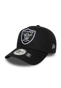 Schwarze Kappe mit einem runden Schirm, auf der Vorderseite mit einem gestickten Raiders-Logo versehen und einem New Era-Tag an der Seite. Verstellbare Passform.
