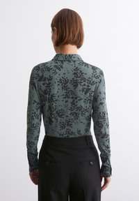 Marc O'Polo COLLAR PLACKET AOP - Button-down blouse - multi