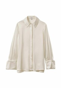 Blusa blanca de manga larga hecha de tela suave, con un cuello clásico, puños abotonados y un corte ligeramente holgado con un dobladillo recto.