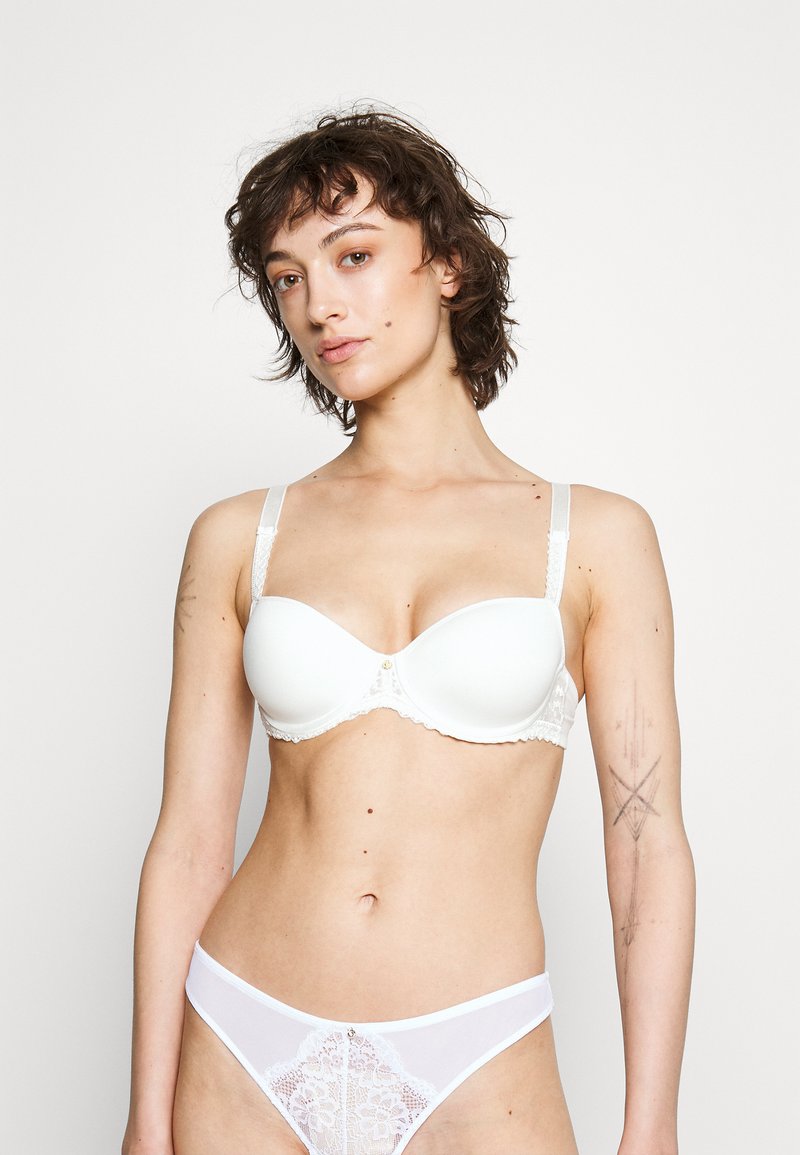 Chantelle EVERY CURVE HALF CUP MEMORY BRA - Bügel BH - milk