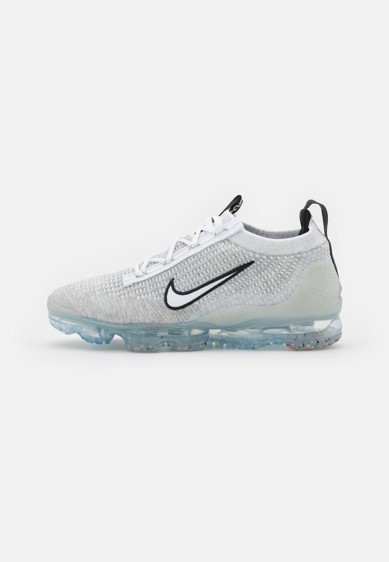 Nike Sportswear Baskets basses - white
