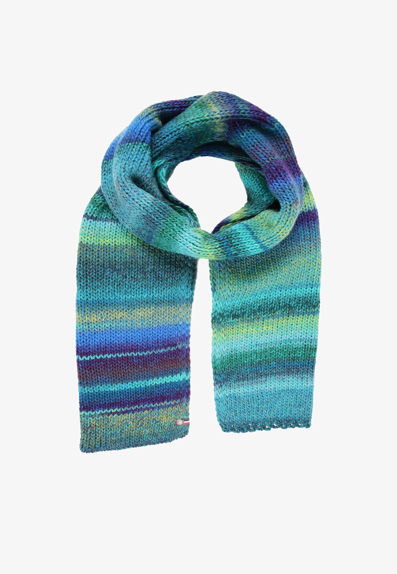 Multikleurige gebreide sjaal in tinten blauw, groen en paars met een zachte textuur. Heeft een losse weefstructuur en subtiele horizontale strepen.