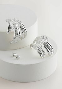 Next MOLTON OVER THE LOBE STUD   - Korvakorut - silver tone