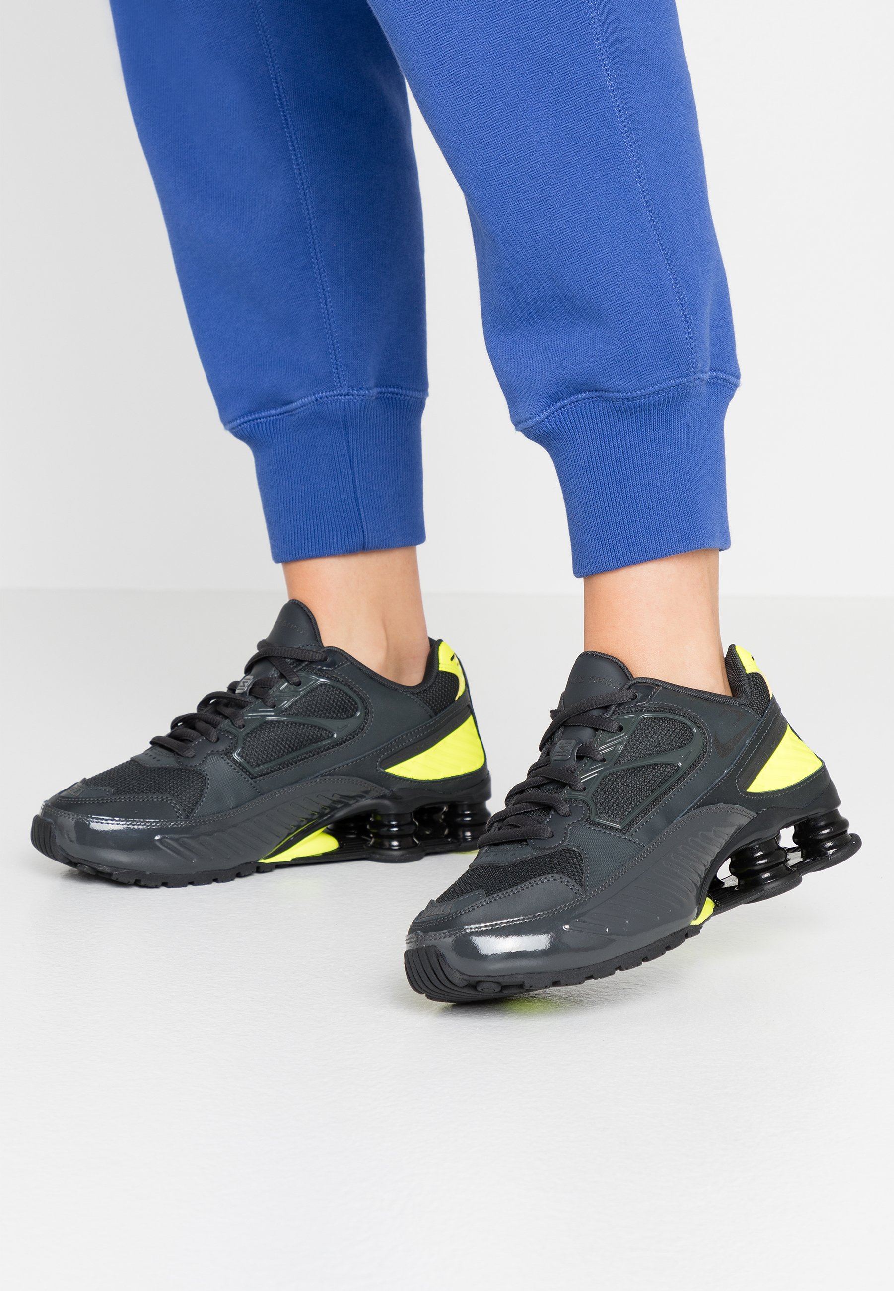 nike shox enigma 9000 amazon