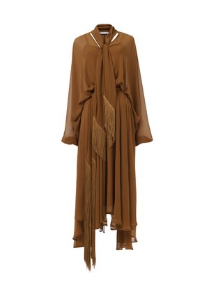 Bruine, vloeiende jurk gemaakt van lichtgewicht stof met een lange sjaal en franjes. Kenmerkt zich door een losse pasvorm en lange, wijd uitlopende mouwen.