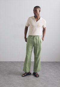 J.LINDEBERG NOAH PANTS - Nohavice - green