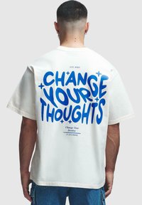 2Y Studios THOUGHTS - Marškinėliai su spaudiniu - off white