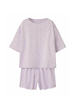 Short lavender loungewear set made of soft fabric, featuring a loose short-sleeve top with small pink heart patterns and matching shorts.
