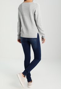 Tommy Hilfiger Stickad tröja - silver-coloured