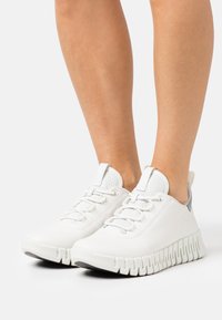 ECCO - GRUUV W - Tossud - white Väikepilt 1