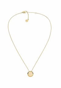 Goldene Halskette mit einer dünnen Kette und einem runden, polierten Anhänger. Verfügt über einen Verschluss und eine verstellbare Kette mit einem kleinen Etikett.