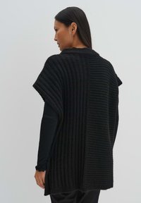 someday. BELONY - Poncho - black