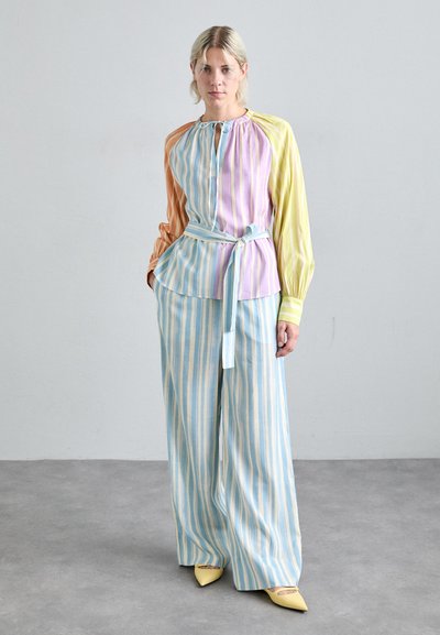 Stine Goya EMI - Kelnės - light blue/offwhite