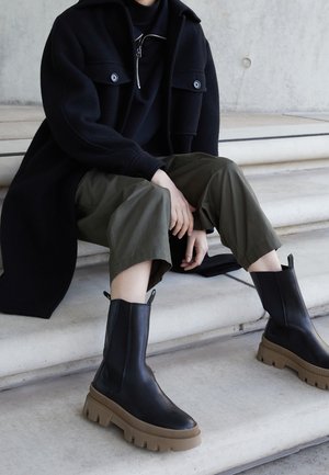 Marc O'Polo Stivaletti con plateau - black