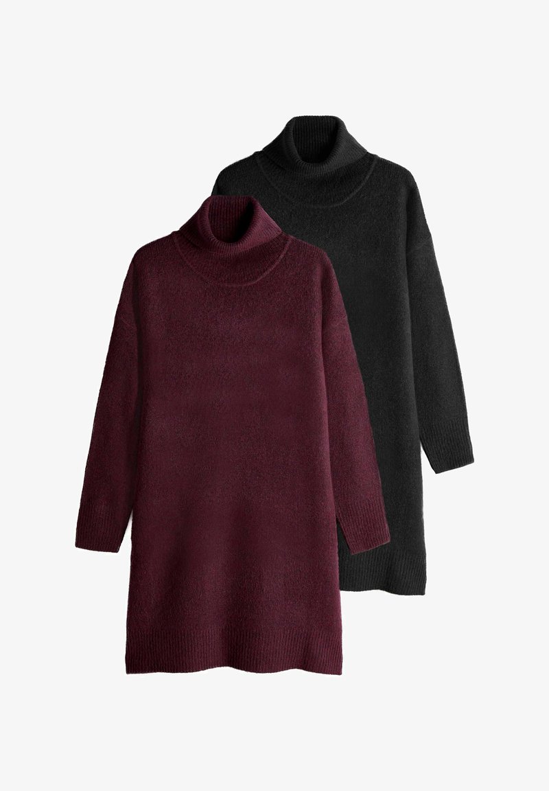 Dva rolákové svetry: jeden v tmavé barvě burgundské červené a druhý černý. Oba jsou vyrobeny z měkkého, texturovaného úpletu a mají dlouhé rukávy s žebrovanými manžetami.