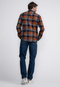 Petrol Industries Camisa - dark caramel