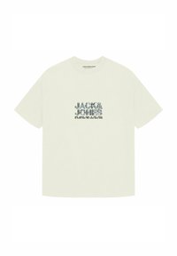 Kurzärmeliges, hellbeiges T-Shirt mit Rundhalsausschnitt. Mit einem gedruckten Logo "JACK & JONES" in dunkelblau und grafischen Akzenten. Weicher Baumwollstoff.